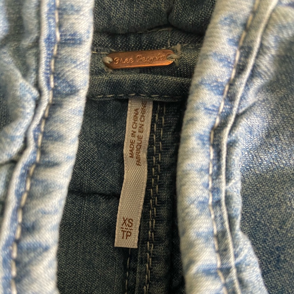 FREE PEOPLE DENIM QUILTED JACKET - Picture 2 of 2